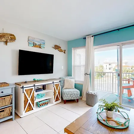 Poolside Villas 303